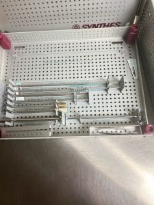 Surgical instruments organized in tray