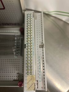 Electronic circuit board with connectors