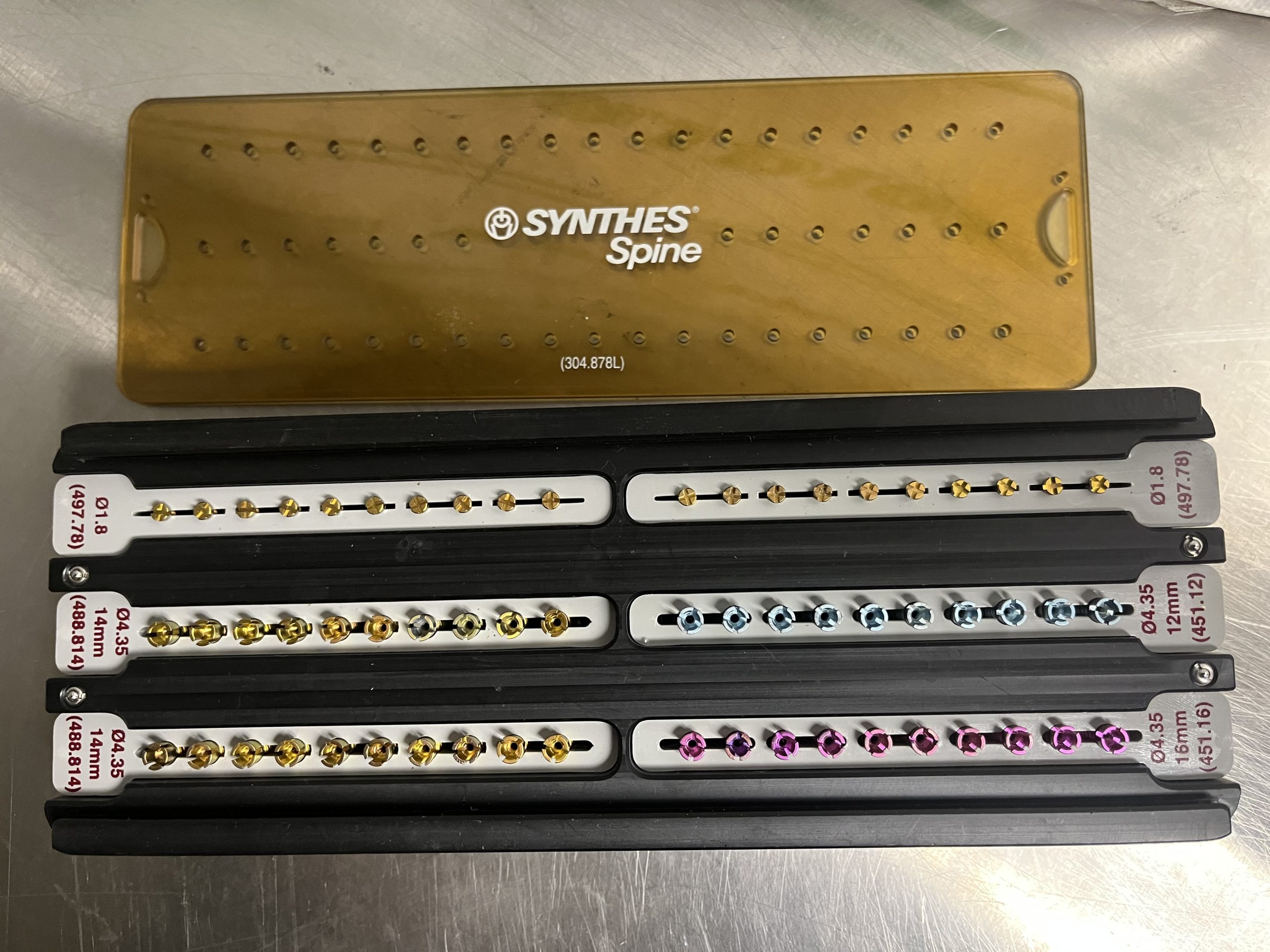 IMG_6316.jpg Synthes 304.878L Cervical Spine Locking Plate Screw Set – Complete color-coded titanium screw tray for cervical fixation, orthopedic spinal surgery – Fast Sale $1,550.00 or best offer
