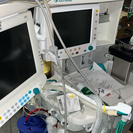 Datex-Ohmeda Anesthesia Machine with Integrated Patient Monitoring & Breathing Circuit – Used Hospital OR System, AS-IS for Parts/Repair or Refurbishment | SoCalBioSys